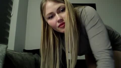 Melania online show from February 20, 4:25 pm