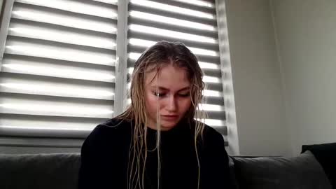 Melania online show from February 7, 11:01 am