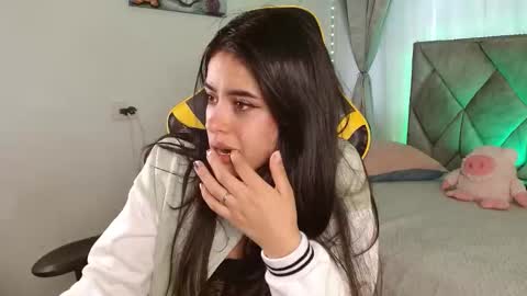 MELANI online show from November 11, 9:01 pm