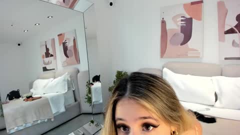 Melanie Baez online show from February 10, 5:58 am