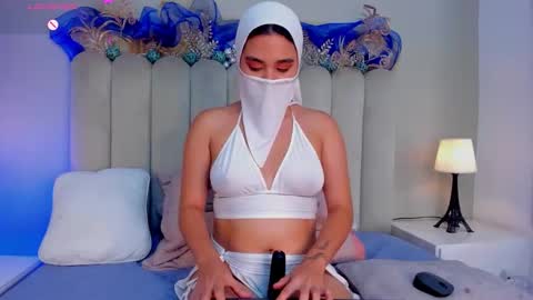 Melanie online show from November 30, 7:29 pm