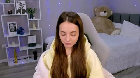 MelanieAlves online show from May 4, 2:21 pm