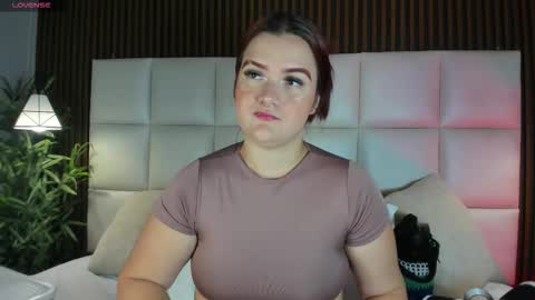 Melanie online show from February 2, 12:04 pm