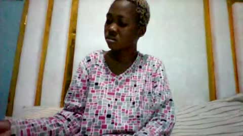 melaninndriping online show from November 26, 5:08 am