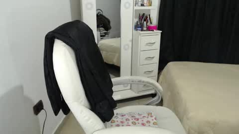 Melannie online show from January 20, 10:37 pm