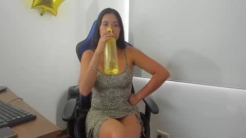 melany_arizaaa online show from February 5, 10:01 pm