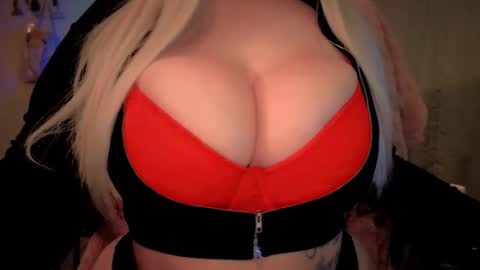 Melenie Mel online show from December 2, 2:35 am