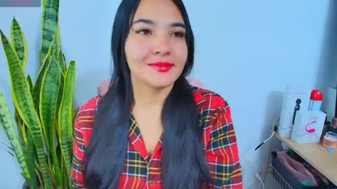    Independent model online show from May 26, 3:28 am