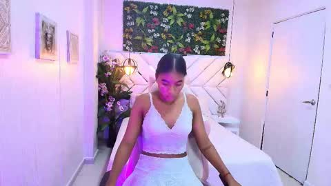 MELII EBONY online show from October 22, 11:59 am