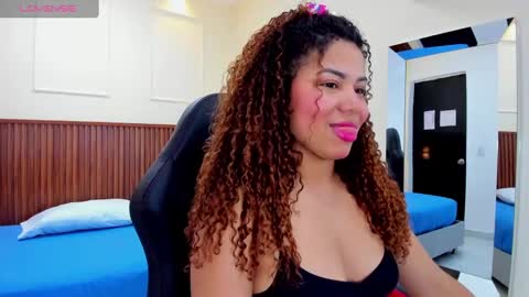 M E L I N A  online show from February 20, 7:41 pm