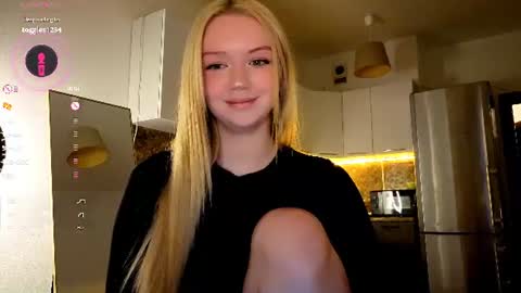 Mel or Lissa 3 Welcome here online show from August 2, 4:32 pm