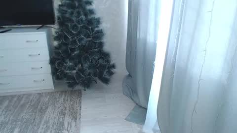 Melissa  Ray online show from January 27, 6:41 am