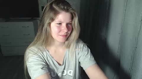 Melissa  Ray online show from February 8, 4:57 pm