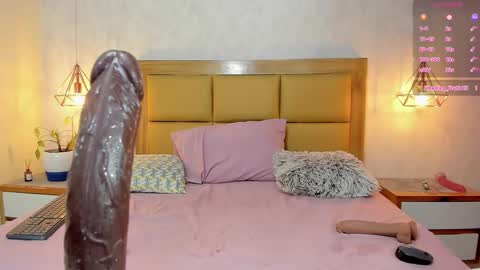    online show from October 18, 8:43 pm