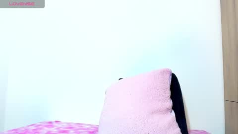 mellanie online show from December 2, 10:28 am