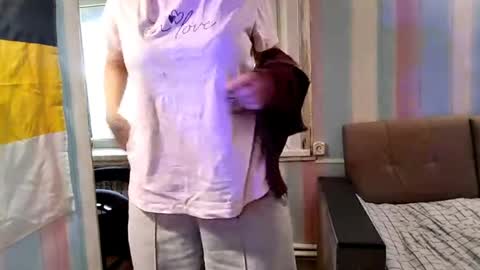 mellieyamazaki online show from June 3, 10:16 am