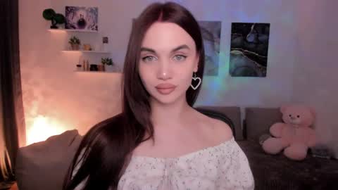 Tessa online show from May 9, 9:50 pm