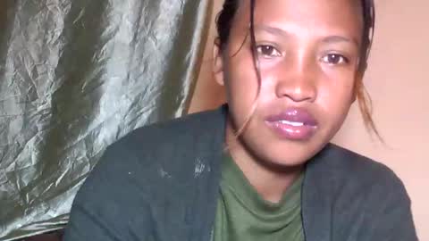 mellissa online show from October 8, 12:04 am