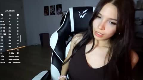 EVA online show from November 11, 4:26 pm