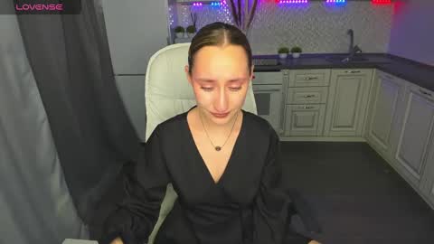 Kaylie online show from December 5, 4:42 am