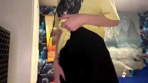 Hi Im Aria 18 years old online show from November 2, 2:42 pm