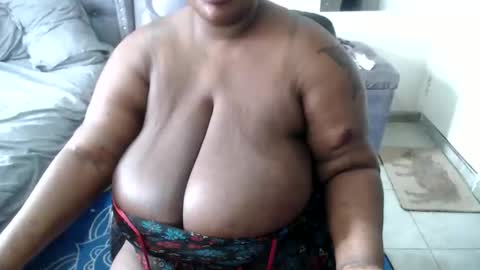 bigboobsass online show from December 17, 5:22 am