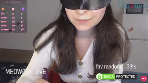 meowcatlove online show from February 4, 7:00 pm