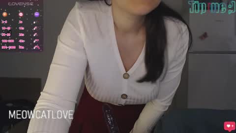 meowcatlove online show from January 9, 8:44 pm