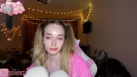 Sara online show from February 10, 8:45 pm