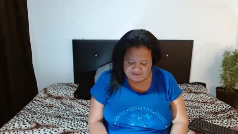 mhia1972 online show from February 18, 2:05 am