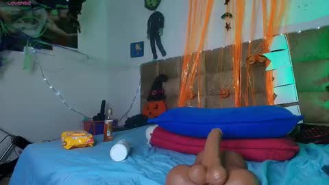 Emi online show from October 19, 9:50 pm