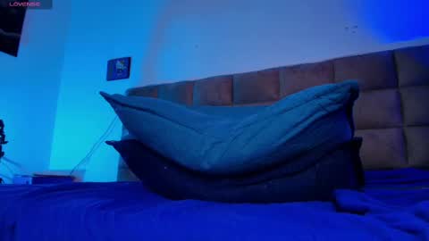 Emi online show from September 30, 8:46 pm