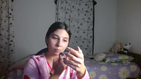 Mia online show from March 4, 11:32 pm