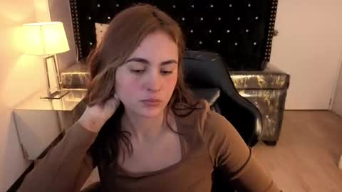 Mia  online show from September 13, 11:24 pm