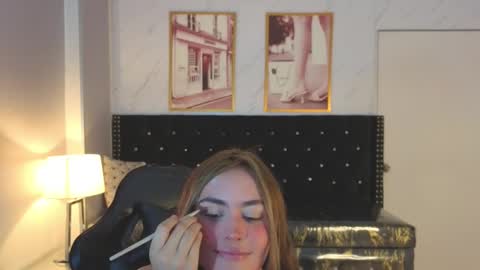 Mia  online show from September 15, 8:49 pm