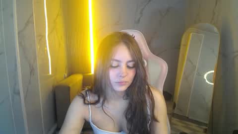 Mia  online show from October 13, 1:14 pm