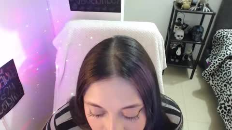 mia online show from March 7, 2:36 am