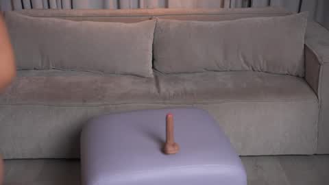 mia_buny_ online show from June 3, 1:56 pm