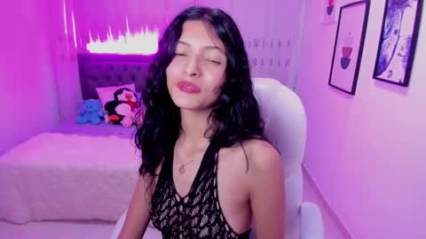 Mia online show from November 28, 9:51 pm