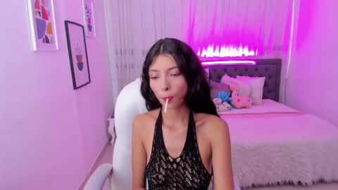 Mia online show from September 22, 8:40 pm