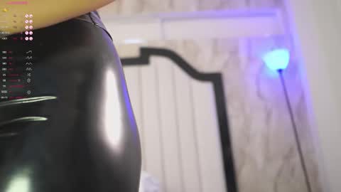 Anna online show from November 12, 9:57 pm