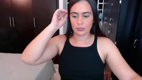 Mia online show from December 29, 1:34 am