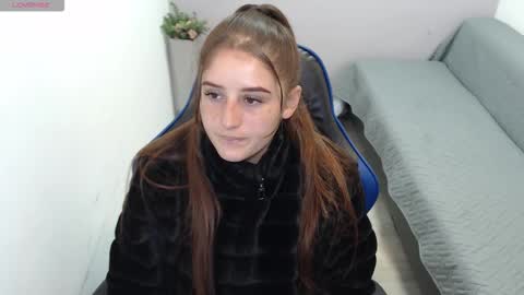 Mia online show from December 15, 2:11 pm