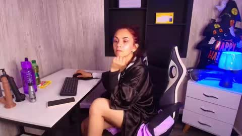 mia_esposito2 online show from October 28, 3:56 am