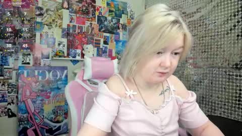 Mia online show from March 27, 3:08 am