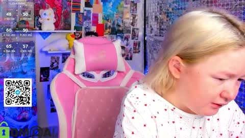 Mia online show from March 21, 3:11 am