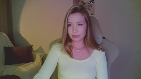 Mia online show from April 24, 7:16 pm