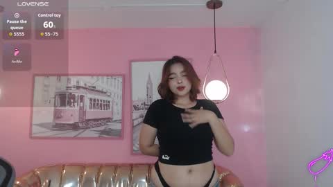 Mia online show from January 15, 1:39 pm