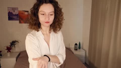 Mia  online show from January 26, 9:40 am