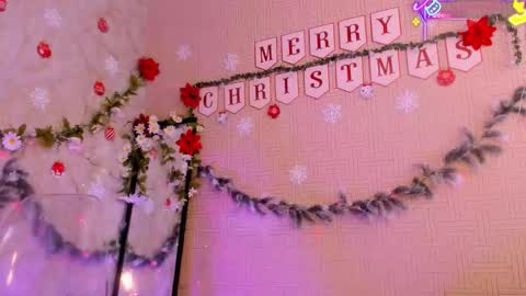 Mia online show from December 22, 3:37 pm